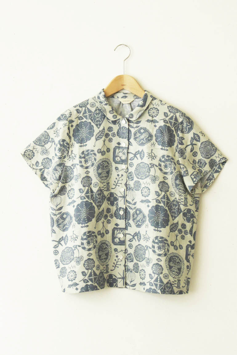 No.135 丸衿ブラウス半袖(裾絞り無し)<br />花図案吹寄グリーン
             